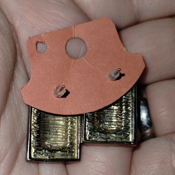 Vintage Damascene Gold Tone Stud Back Costume Jewelry Rectangular Earrings - Picture 3 of 4